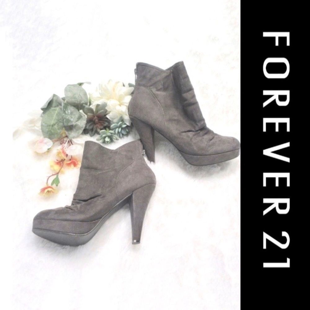 🍍3/$15🍍Forever 21 Gray Heeled Ankle Boots